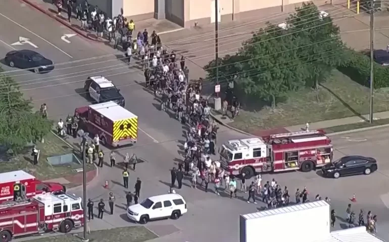 Ataque a tiros em shopping no Texas deixa oito mortos e sete feridos