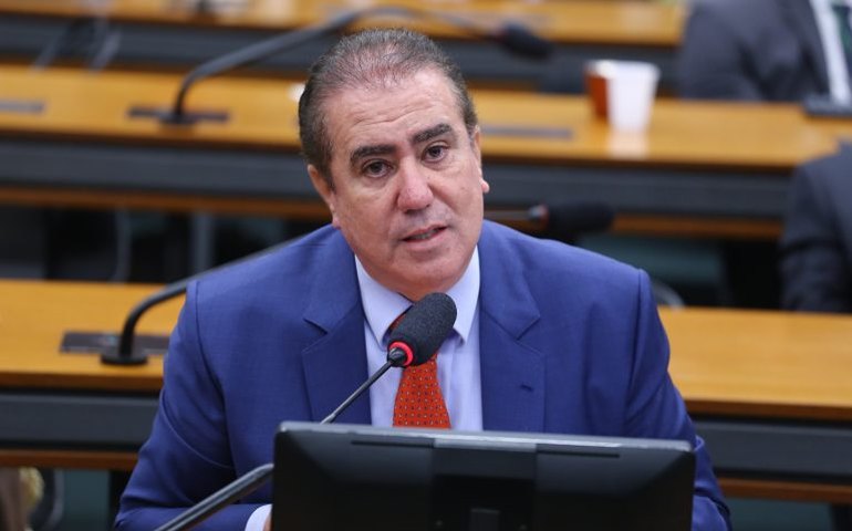 Comissão aprova projeto que autoriza instalação gratuita de equipamento de proteção em embarcações irregulares