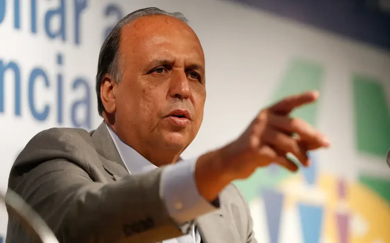 Juiz eleitoral impugna candidatura de Pezão à prefeitura de Piraí