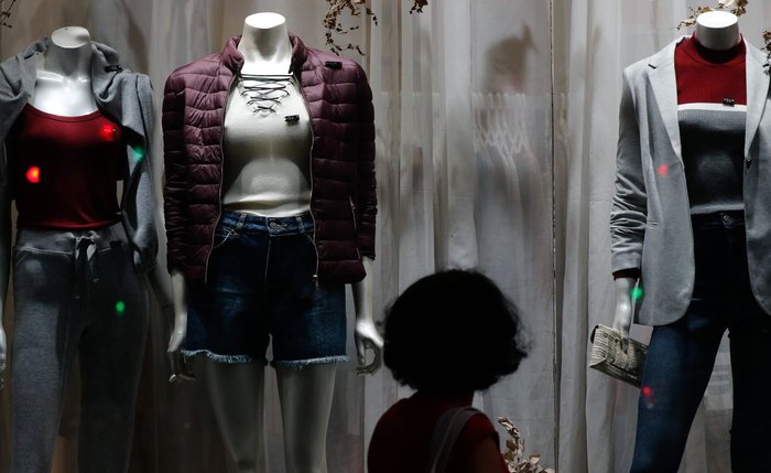 Famílias recorreram mais ao crédito para sustentar o consumo