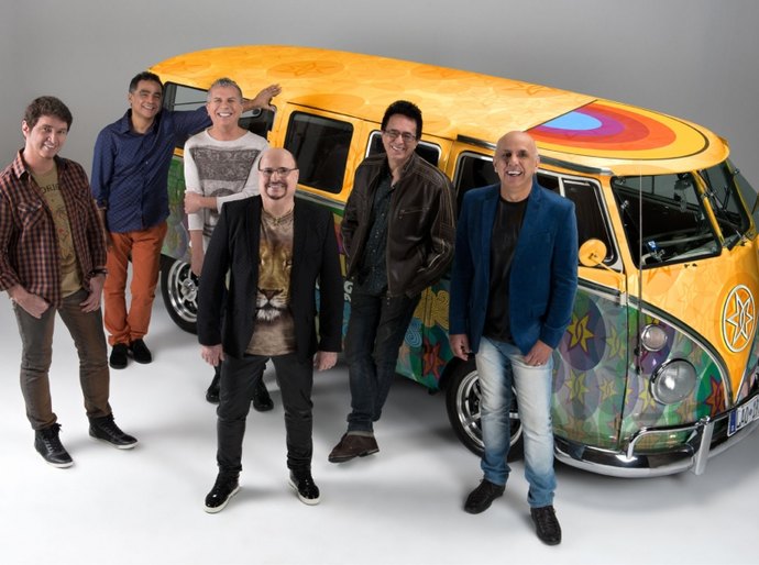 Aplauso faz homenagem aos 35 anos de carreira do grupo Roupa Nova