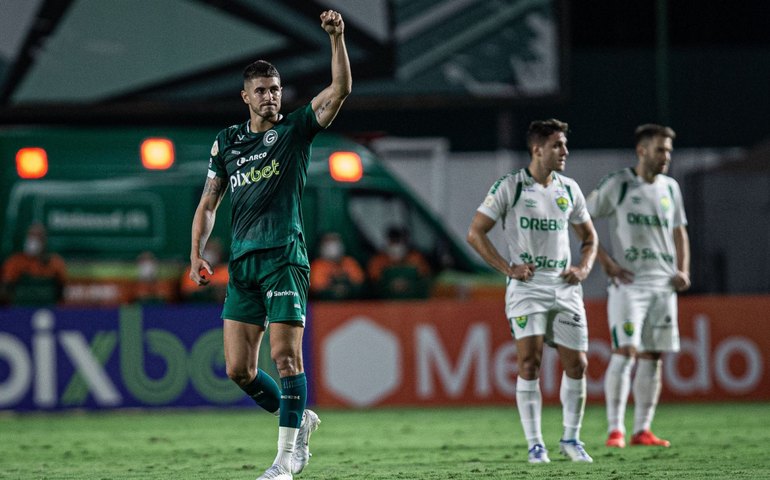 Com gol de Pedro Raul, Goiás vence Cuiabá e deixa a zona de rebaixamento