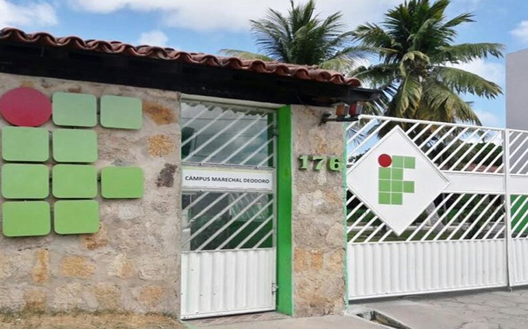 Ifal de Marechal Deodoro oferece minicurso de produção de mudas