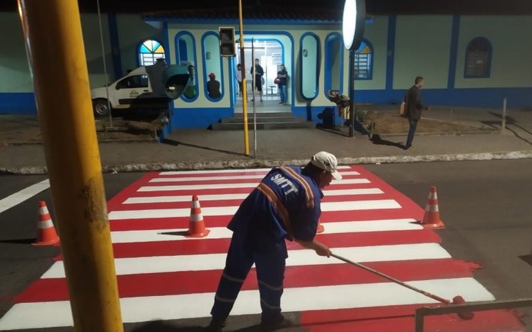 Prefeitura revitaliza vagas especiais e sinalização horizontal no centro de Arapiraca