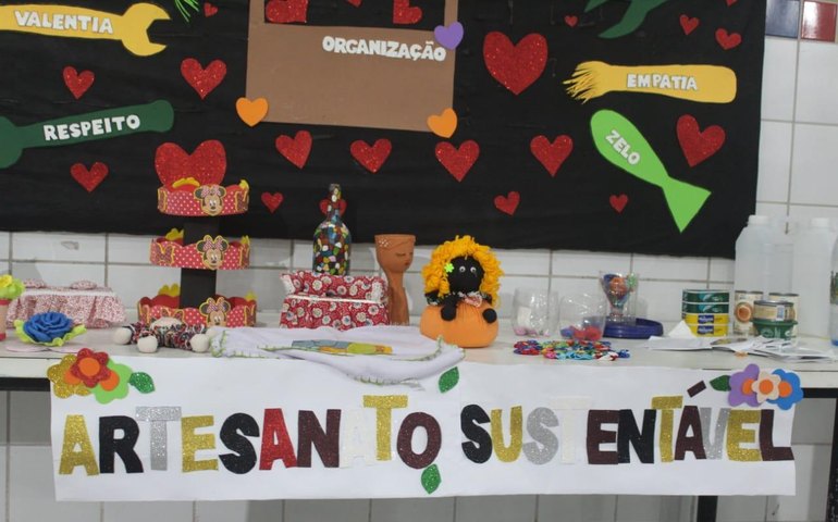 Oficinas de artesanato sustentável incentivam empreendedorismo feminino