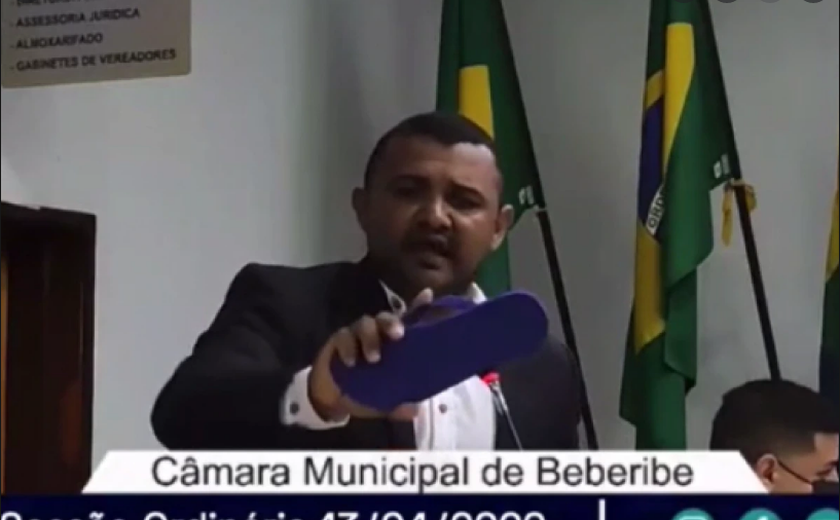 Vereador incentiva população a bater de &#8216;chinela&#8217; em prefeita do interior do CE