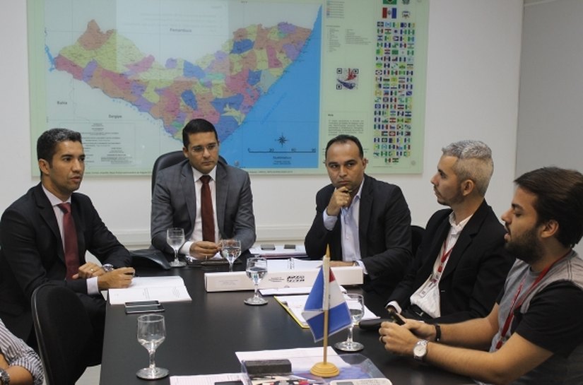 “Nós temos procurado construir pontes, em vez de muros”, diz Christian Teixeira