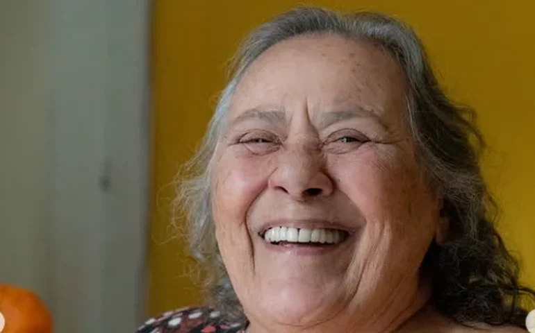 Morre, aos 84 anos, a atriz Teuda Bara, fundadora do Grupo Galpão