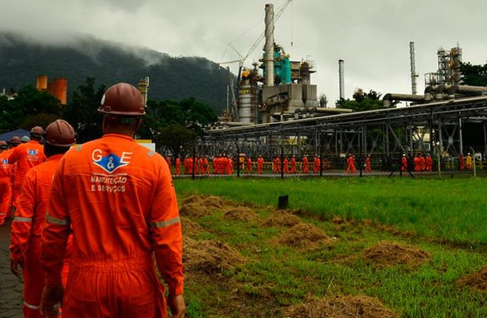 Refinaria gasolina arquivo Agência Brasil