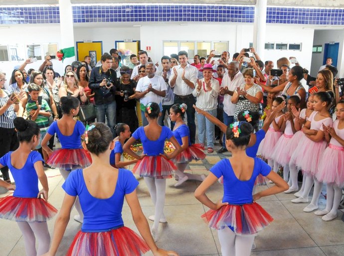 Rui inaugura três novos centros de Educação Infantil