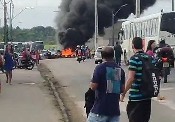 Agricultores familiares bloqueiam Rota do Mar em protesto por apoio