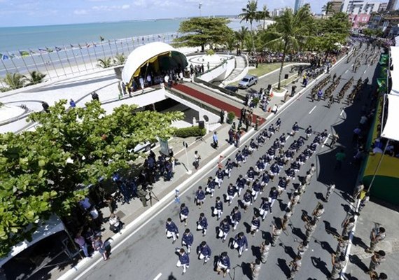 Desfile de 7 de setembro emociona público de 50 mil expectadores