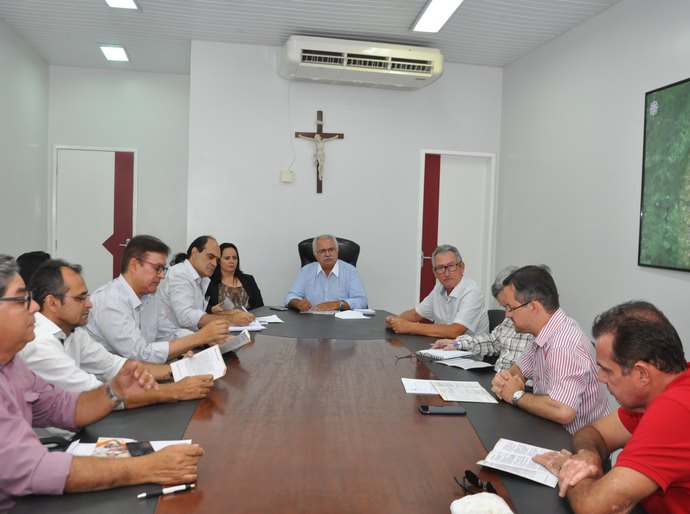 Poder público, Igreja e Acesa discutem preparativos para a Festa da Padroeira