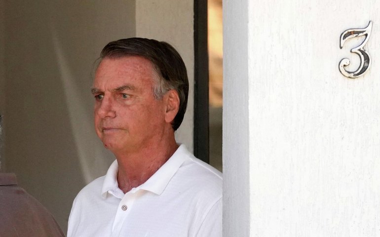 Perícia médica aponta necessidade de cirurgia para hérnia em Jair Bolsonaro
