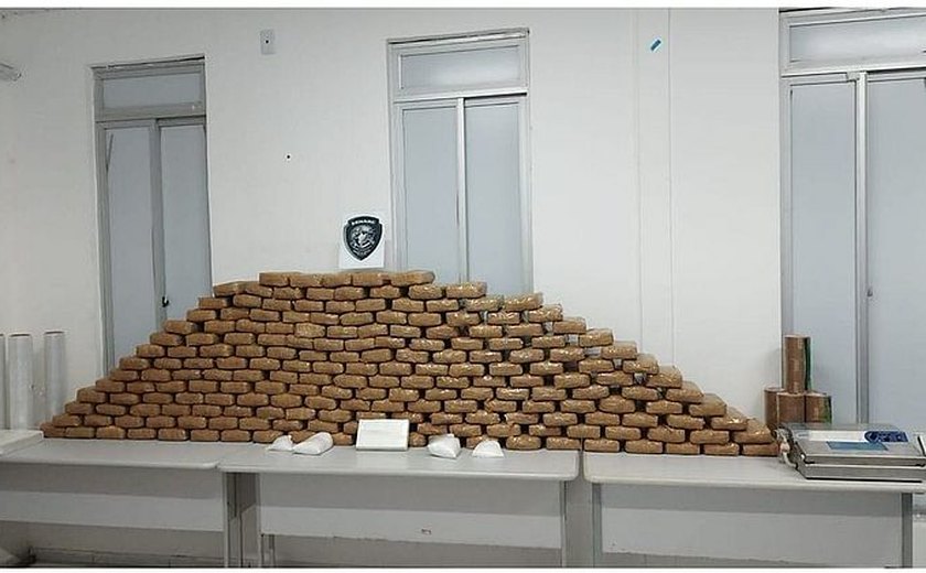 Três são presos em operação conjunta das polícias de AL e MA; 200 kg de cocaína foram apreendidos