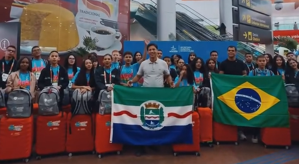Estudantes da rede pública de ensino de Maceió embarcaram para Londres na madrugada desta sexta (17)