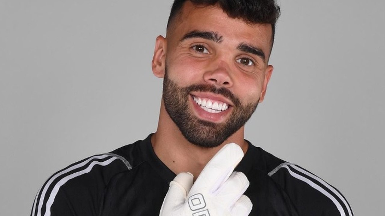 Arsenal contrata goleiro David Raya, do Brentford e da seleção espanhola
