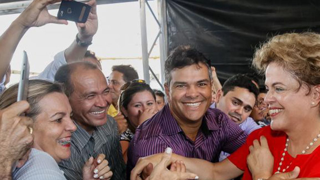 ‘Ninguém vai tirar a legitimidade que o voto me deu’, afirma Dilma
