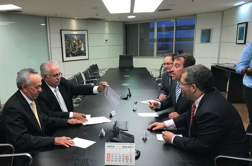 Teófilo assegura recursos para pagar mais uma parte da folha de dezembro