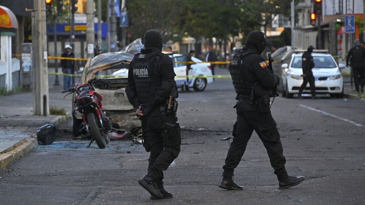 Megarrebelião no Equador: agentes são mantidos reféns, e prisões após ataques com carros-bomba elevam tensão no país