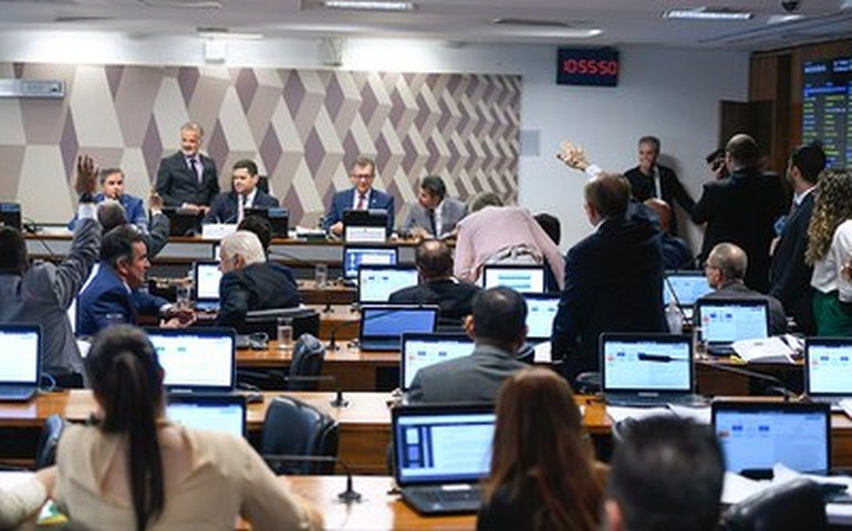 CAE vota benefícios para pesquisadores, soldados da borracha e microempresas