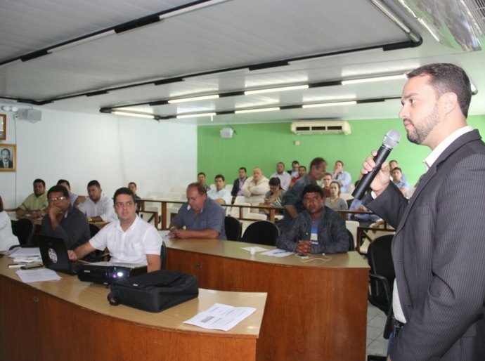 Secretário de Obras de Arapiraca participa de audiência na Câmara