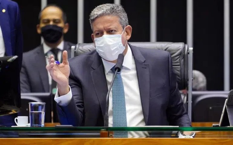 Lira: busca é por texto equilibrado para IR que vai na quarta-feira a plenário