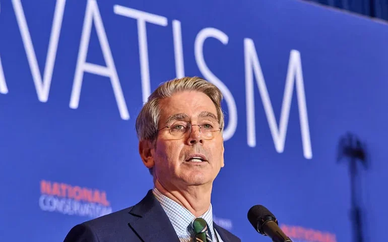 Governo dos EUA está trabalhando para reduzir taxas de juros no país, diz secretário do Tesouro