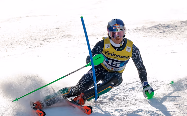 Lucas Braathen não completa descida no slalom e cai no ranking da Copa do Mundo de esqui alpino