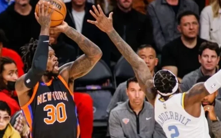 Jogador sueco desmaia em casa e é internado com 'doença aguda no cérebro'