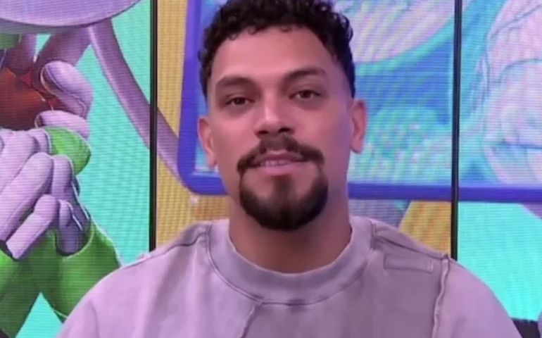 Após desabafo no 'BBB 25', mãe de Vinícius declara apoio ao filho: 'Jamais estará sozinho'