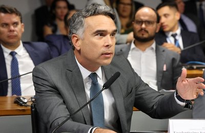 Deputado Rafael Brito apresenta PL que veta incentivos fiscais a empresas que causem danos ao meio ambiente
