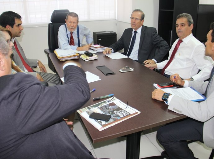 Corregedor-geral se reúne com juízes das Varas de Execuções Penais
