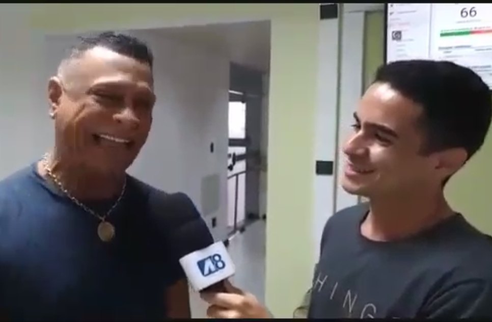 ‘Como entender as mulheres’ é o tema do espetáculo de Renato Piaba em Aracaju