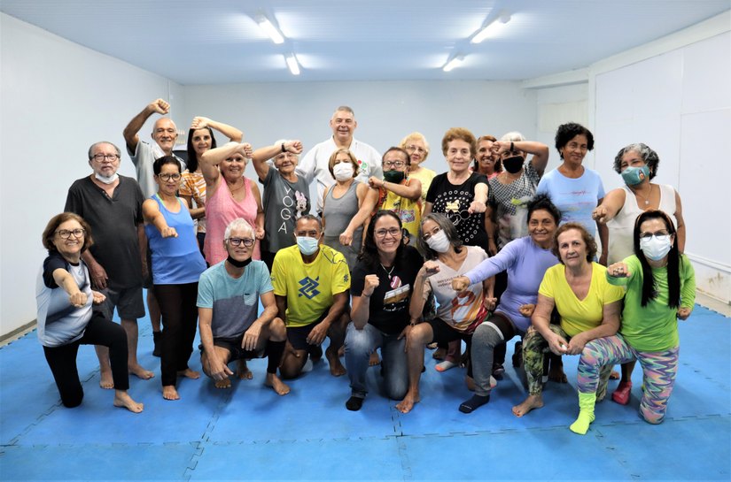Sesc Alagoas promove aulas de caratê para idosos