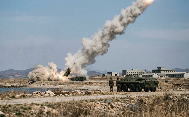 Coreia do Norte testa sistemas de armas avançados, diz mídia