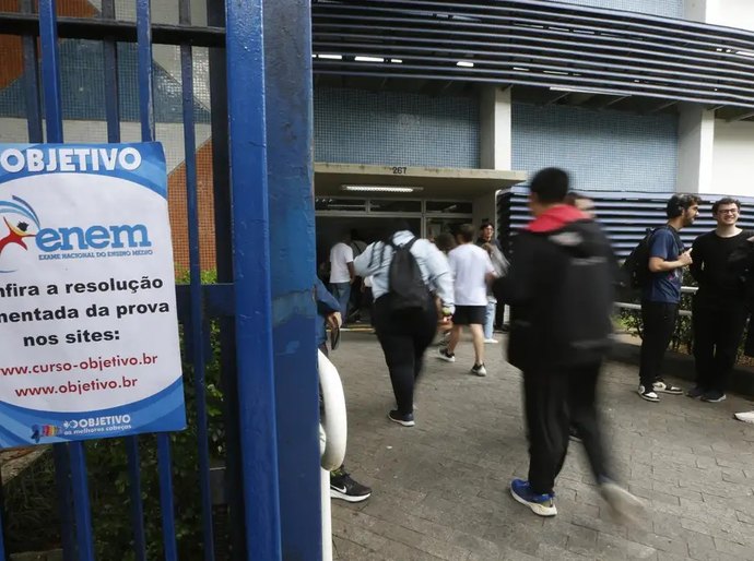 Enem 2025: saiba como pedir isenção de taxa de inscrição