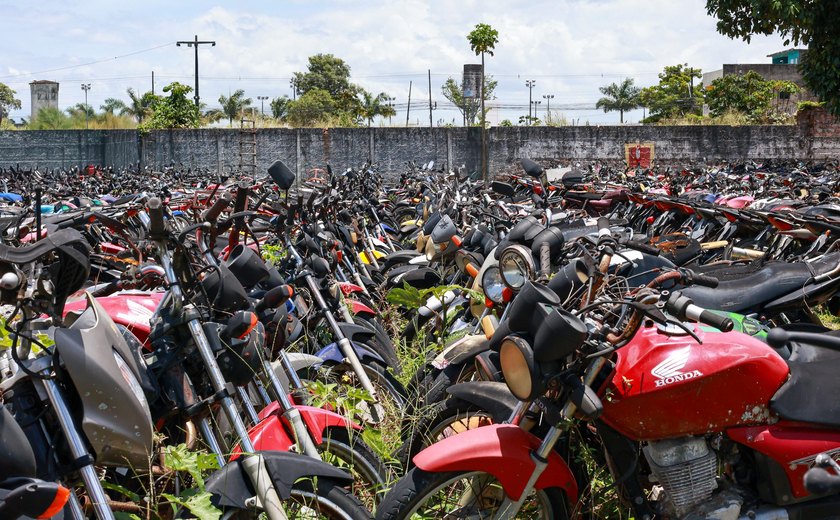 Mais de 3 mil veículos serão leiloados como sucata pelo Detran de Alagoas