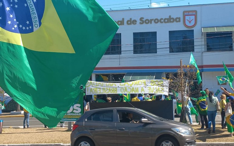 Empresário de Sorocaba vê caminhoneiros engrossando atos