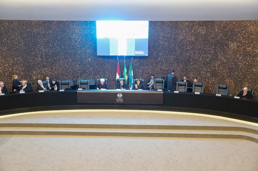 Desembargador Carlos Cavalcanti conduz sessão do Pleno desta terça (2)