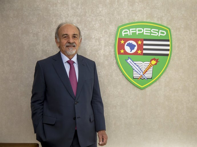 VAR do preconceito não pode deixar impedido quem cuida dos brasileiros