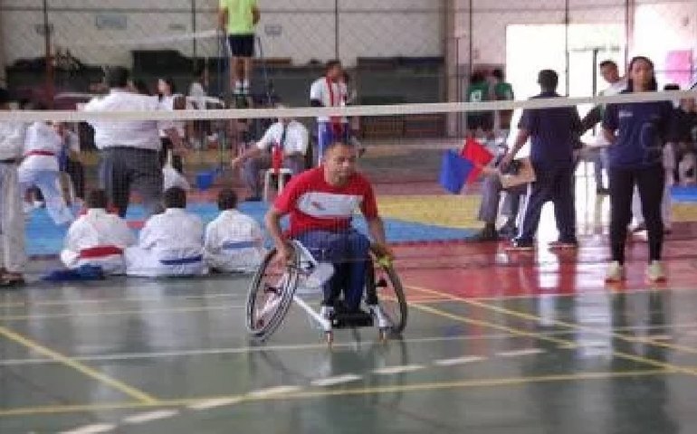 Escola Paralímpica ensina crianças e jovens com deficiência a virarem o jogo