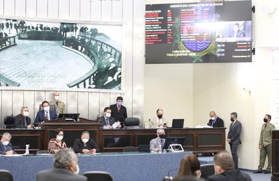 Aposentados e pensionistas: projeto que extingue desconto está pronto para votação