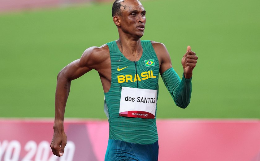 Alison dos Santos faz história com bronze nos 400m com barreira em Tóquio