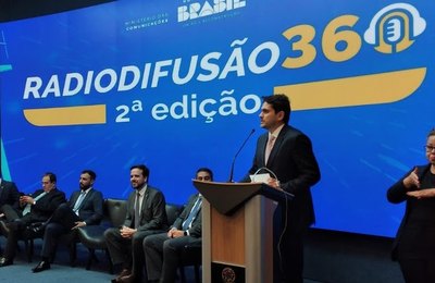 Ministro Juscelino Filho anuncia medidas para ampliar e melhorar os serviços de rádio e televisão