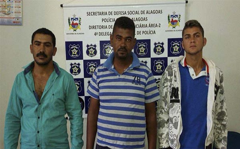 Três são presos em operação em Lagoa da Canoa