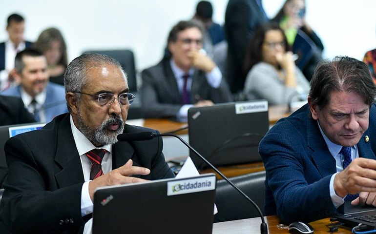 Mês da Primeira Infância deve ser celebrado em agosto, aprova CE