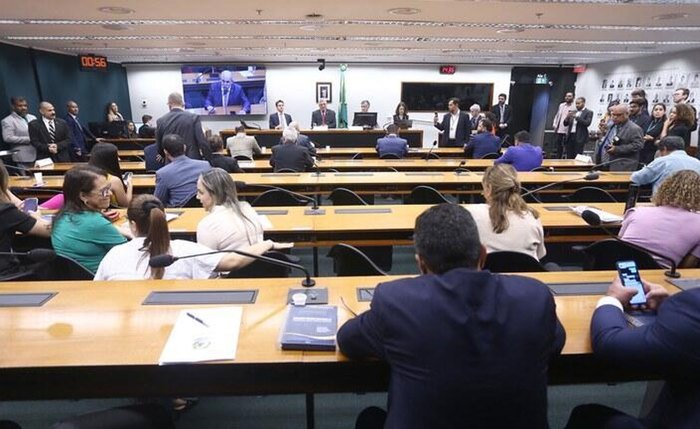 Câmara dos Deputados aprova projeto de reajuste salarial para servidores Câmara dos Deputados aprova projeto de reajuste salarial para servidores