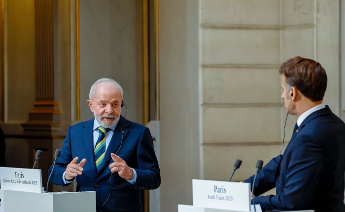 Presidente da República, Luiz Inácio Lula da Silva e Presidente da França, Emmanuel Macron, durante declaração conjunta à imprensa. Palácio do Eliseu, Paris - França. Presidente da República, Luiz Inácio Lula da Silva e Presidente da França, Emmanuel Macron, durante declaração conjunta à imprensa. Palácio do Eliseu, Paris - França.