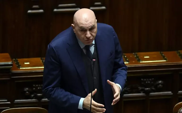 Ministro italiano fica bloqueado em Dubai após ataques do Irã